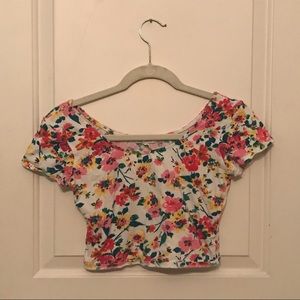 Delia’s crop top floral pattern